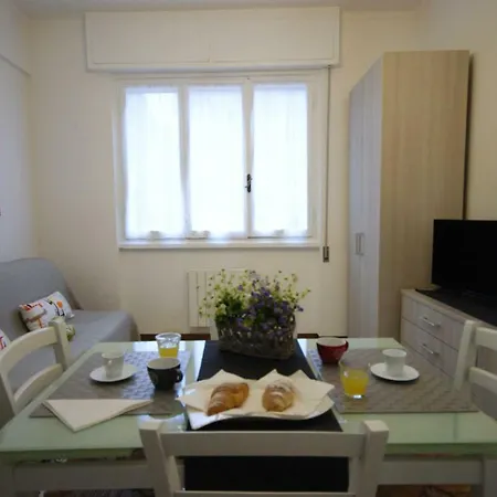 Casa Gli Scogli شقة كيافاري