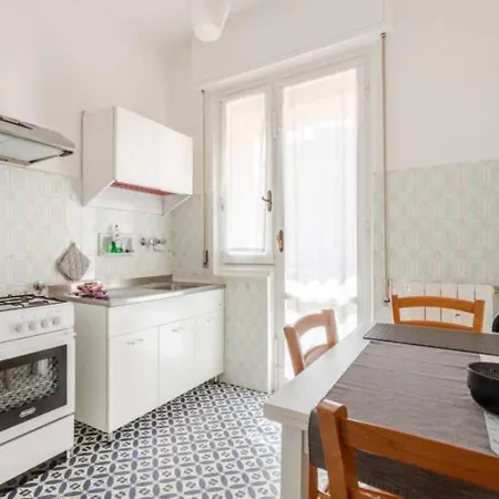 Casa Gli Scogli كيافاري