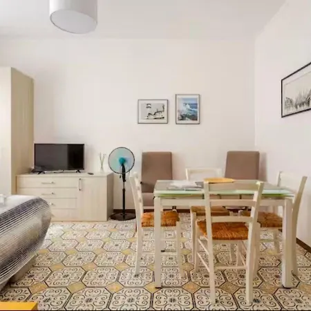 Casa Gli Scogli شقة كيافاري
